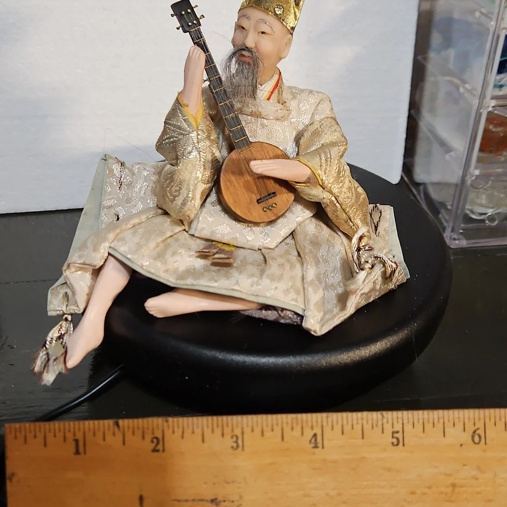 Artisan Dollhouse Miniature Oriental Musician - Picture 5 of 5